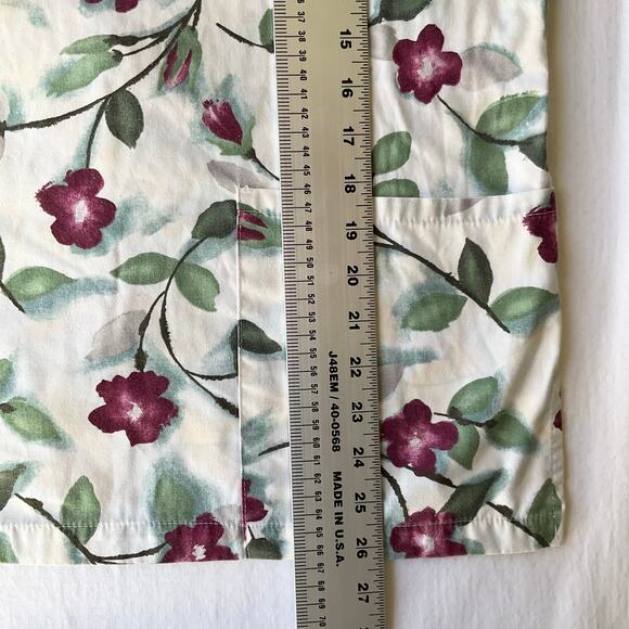 PL Uniform Women Short Sleeve Nurse Blouse size XS, Floral White Green Red - Picture 4 of 8